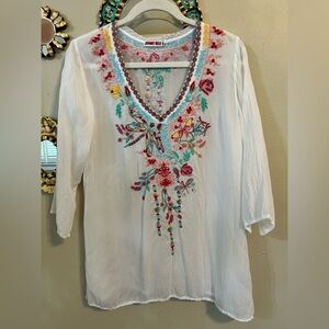 Johnny Was Colorful Embroidered Floral Boho Ethnic Tunic Top Medium White Flowy